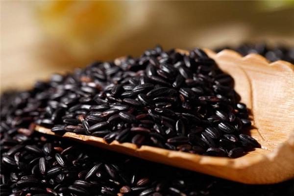 黑米减肥食谱_每天喝黑米粥会胖吗_黑米和白米热量对比