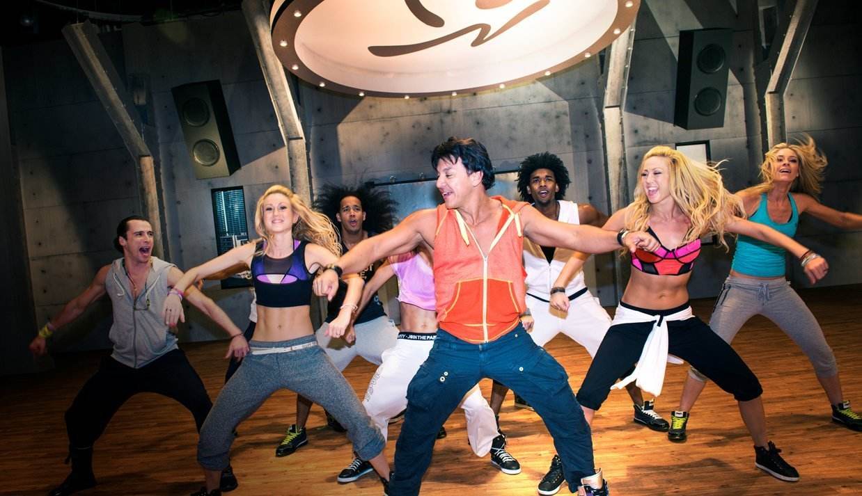 尊巴减肥效果_有氧拉丁基础教学视频_零基础尊巴健身