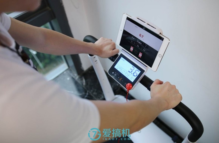 城市中的跃动者 小乔智能跑步机评测