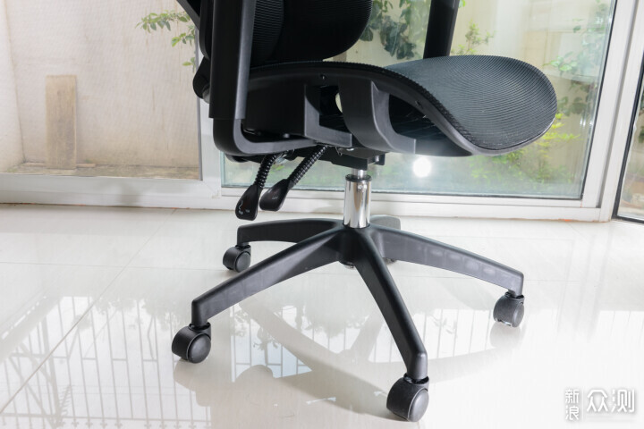 夏草木人体工学椅Fit带来进阶的舒适护腰凉爽_新浪众测