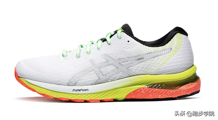 什么牌子跑步机质量好_夏季跑步鞋选择指南_跑鞋透气性测试