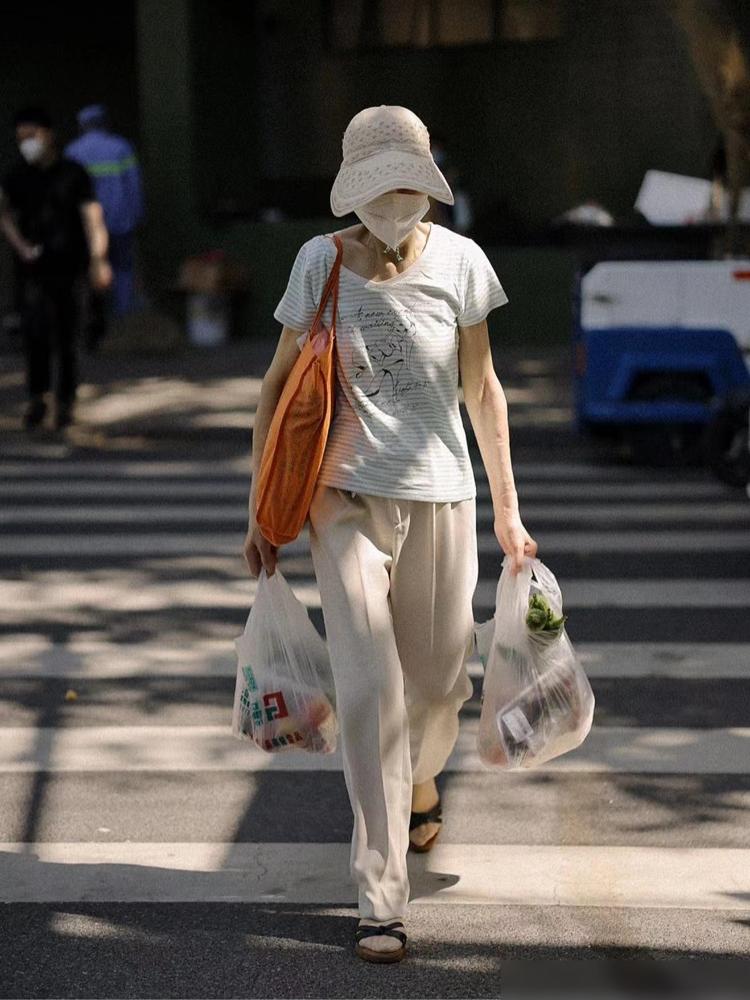 适合老年人穿搭的裤子_淘宝广场舞中老年服装裤子_老年人如何挑选优雅裤子
