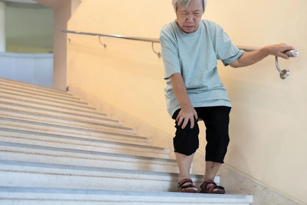 老年健身体操全身运动_八段锦练习对血压调节_八段锦对老年人健康影响