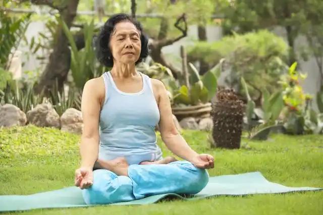 八段锦练习对血压调节_八段锦对老年人健康影响_老年健身体操全身运动