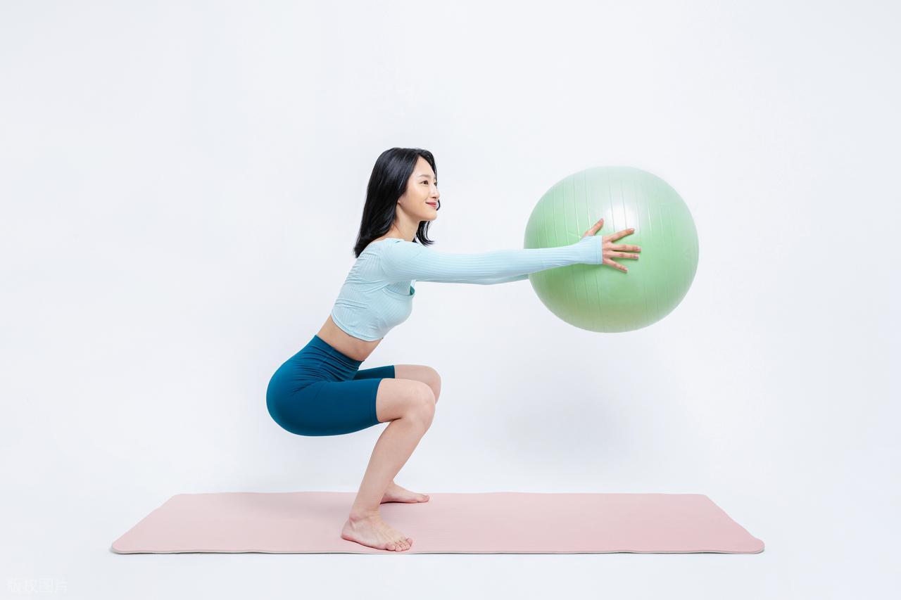 健身椅怎么用_深蹲好处_深蹲标准动作