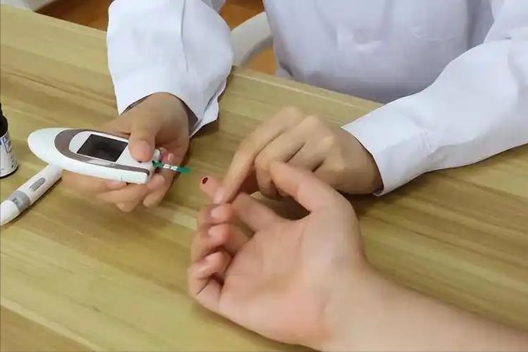 孕妇血糖高可以吃什么_梨水对血糖影响_梨适合高血糖患者食用时间