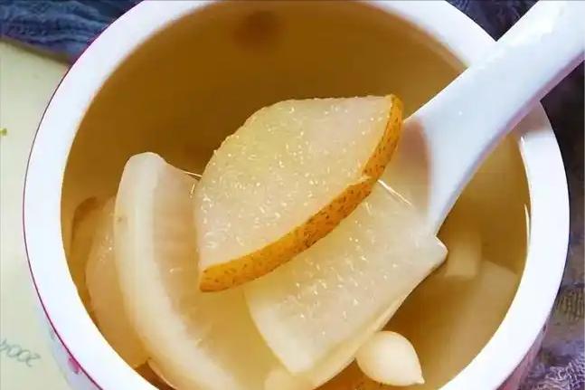 梨适合高血糖患者食用时间_梨水对血糖影响_孕妇血糖高可以吃什么