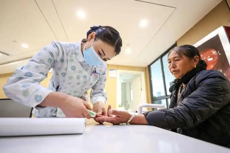 孕妇血糖高可以吃什么_梨适合高血糖患者食用时间_梨水对血糖影响