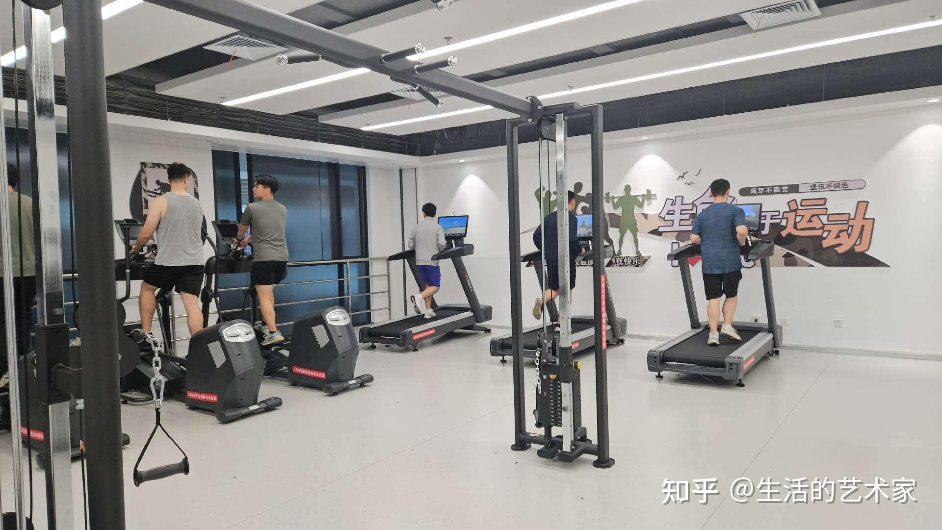 普通健身房器械配置_伯朗综合训练器怎么样_铁馆器材选择
