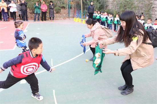 幼儿园大a班运动会口号_幼儿早操比赛活动_济南市历下区第一实验幼儿园运动会
