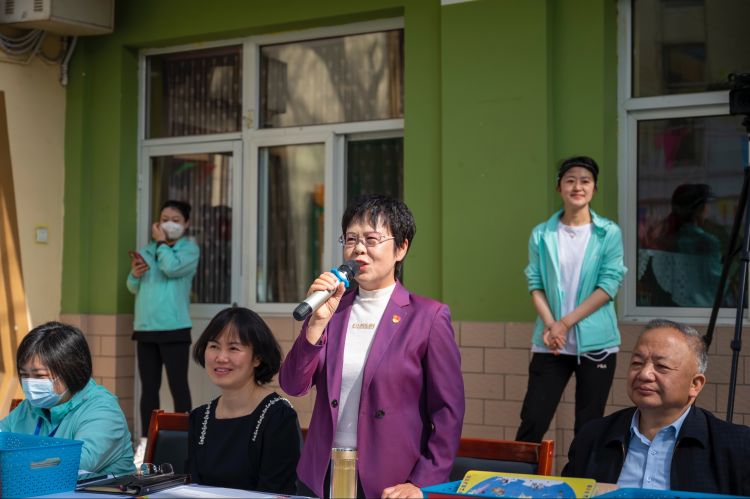幼儿园运动会活动_幼儿园大a班运动会口号_大班组运动展示
