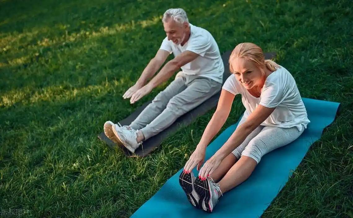 老年人健身体操38节_60岁以后运动方式_老年人运动误区