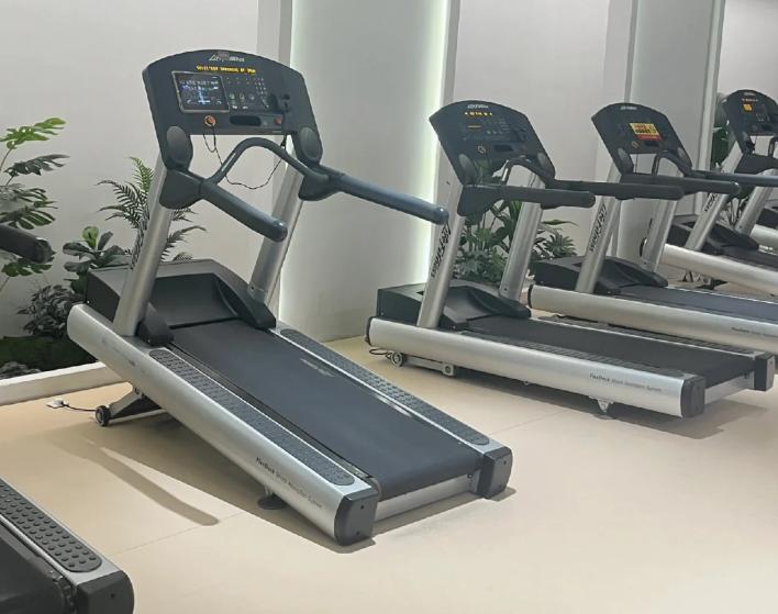 跑步机缓震降噪_跑带面积宽度选择_网上买跑步机什么牌子好