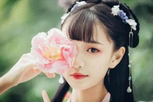 盐水去黑头方法_去黑头小窍门_用盐去黑头的正确方法