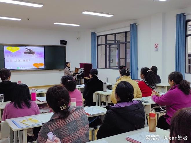 中老年人学唱歌_形体仪态公开课_老年大学教学公开课