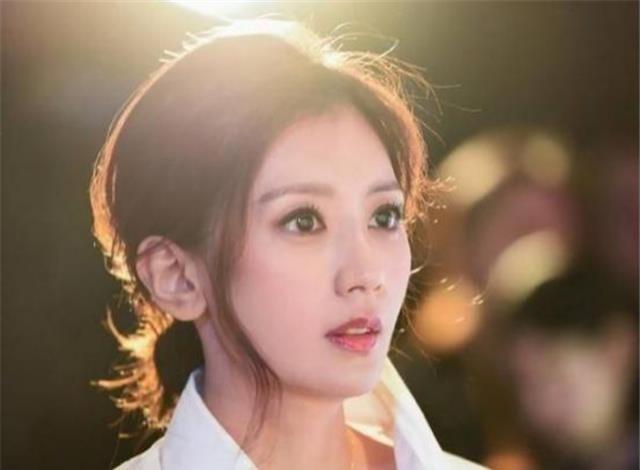 女人显老脸部特征苹果肌_苹果肌 炯炯有神的眼睛 脸上有酒窝或者梨涡