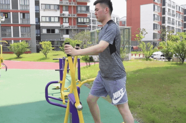 单人站综合训练器使用_社区健身器材使用方法_上海社区健身设施分布