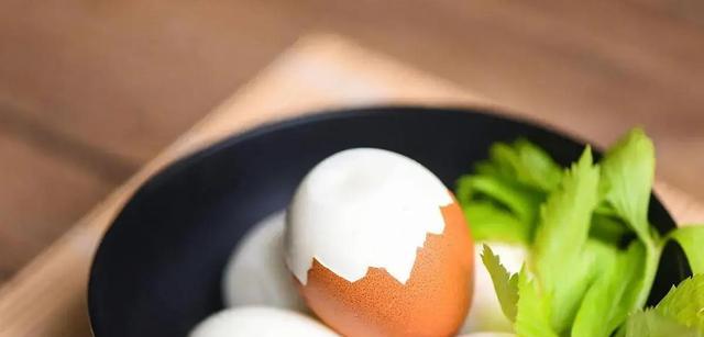 鸡蛋减肥的原理和误区_早餐吃什么容易瘦下来_早餐水煮蛋减肥效果