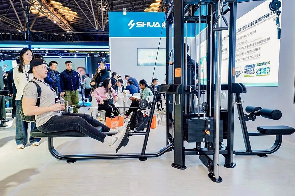 舒华体育高端商用健身解决方案_AI健身房智能化升级_综合训练器品牌