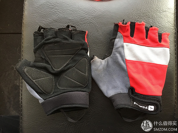 家庭健身设备_哑铃选购指南_健身手套小还是大点好