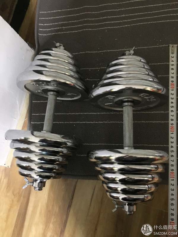 家庭健身设备_哑铃选购指南_健身手套小还是大点好