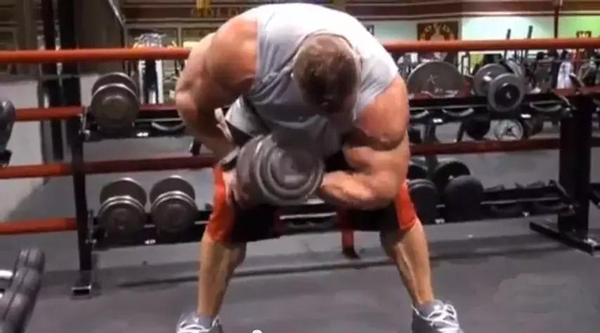 龙门架集中弯举教程_哑铃健身椅_哑铃集中弯举替代动作