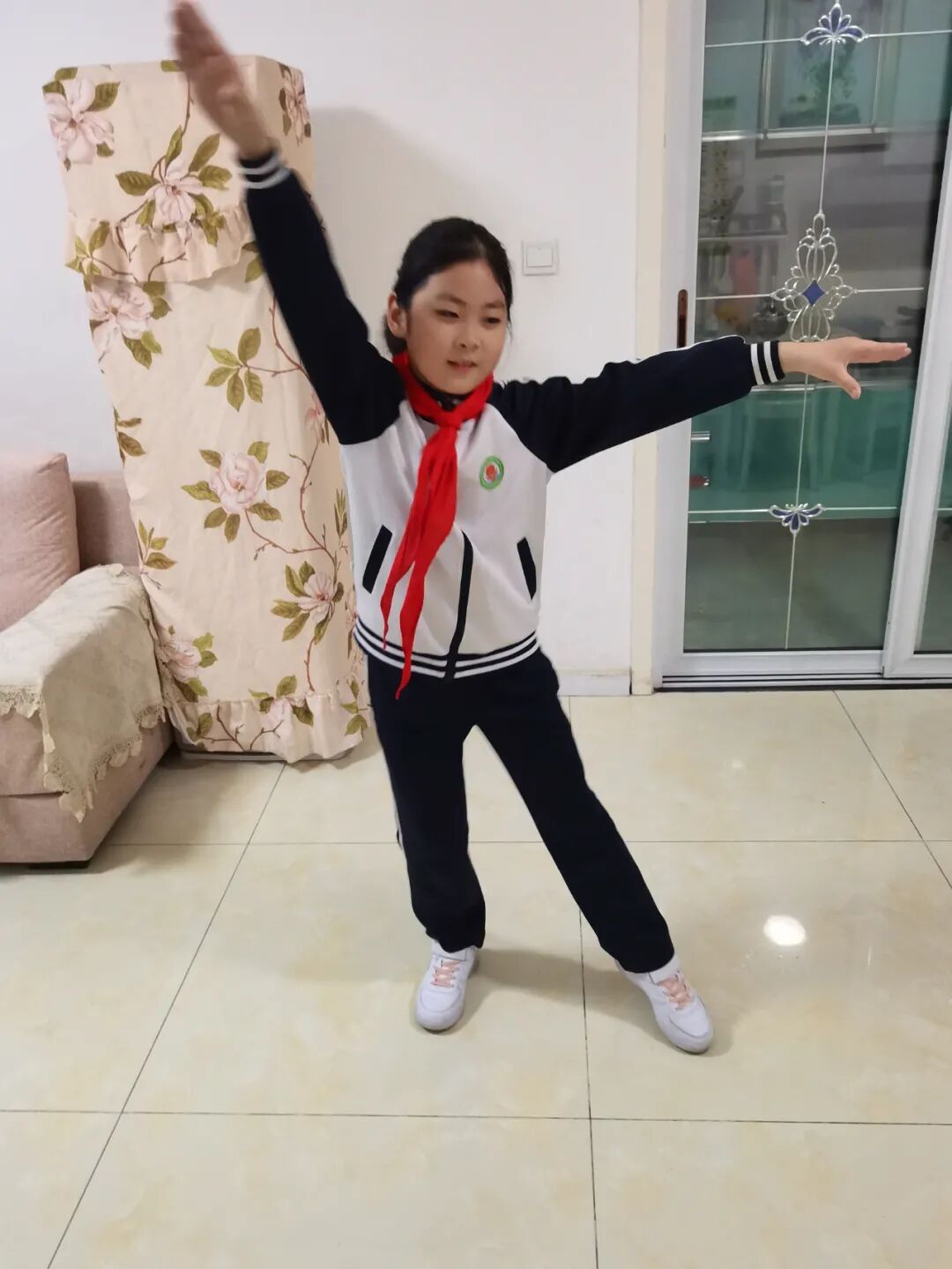 居家学习体能锻炼_运动操下载_青少年健康体能操舞