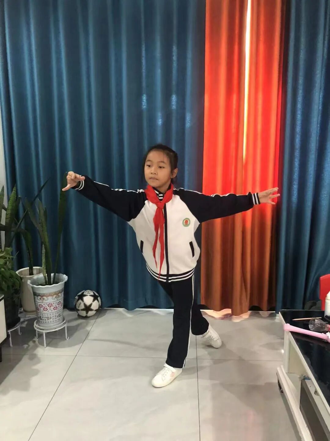 青少年健康体能操舞_运动操下载_居家学习体能锻炼