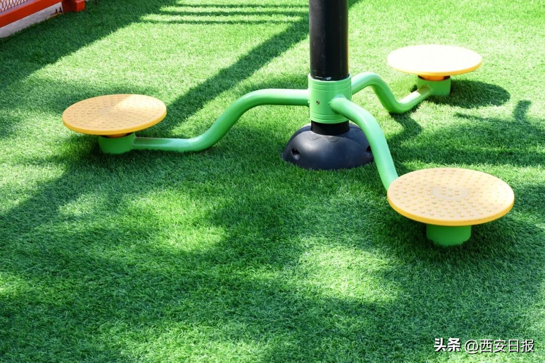 健身椅的正确使用方法_小区健身器材使用方法_太空漫步机正确用法