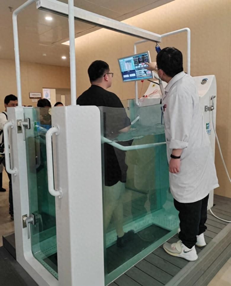 水中跑步机减肥_反重力跑台运动减肥_反重力跑步机多少钱