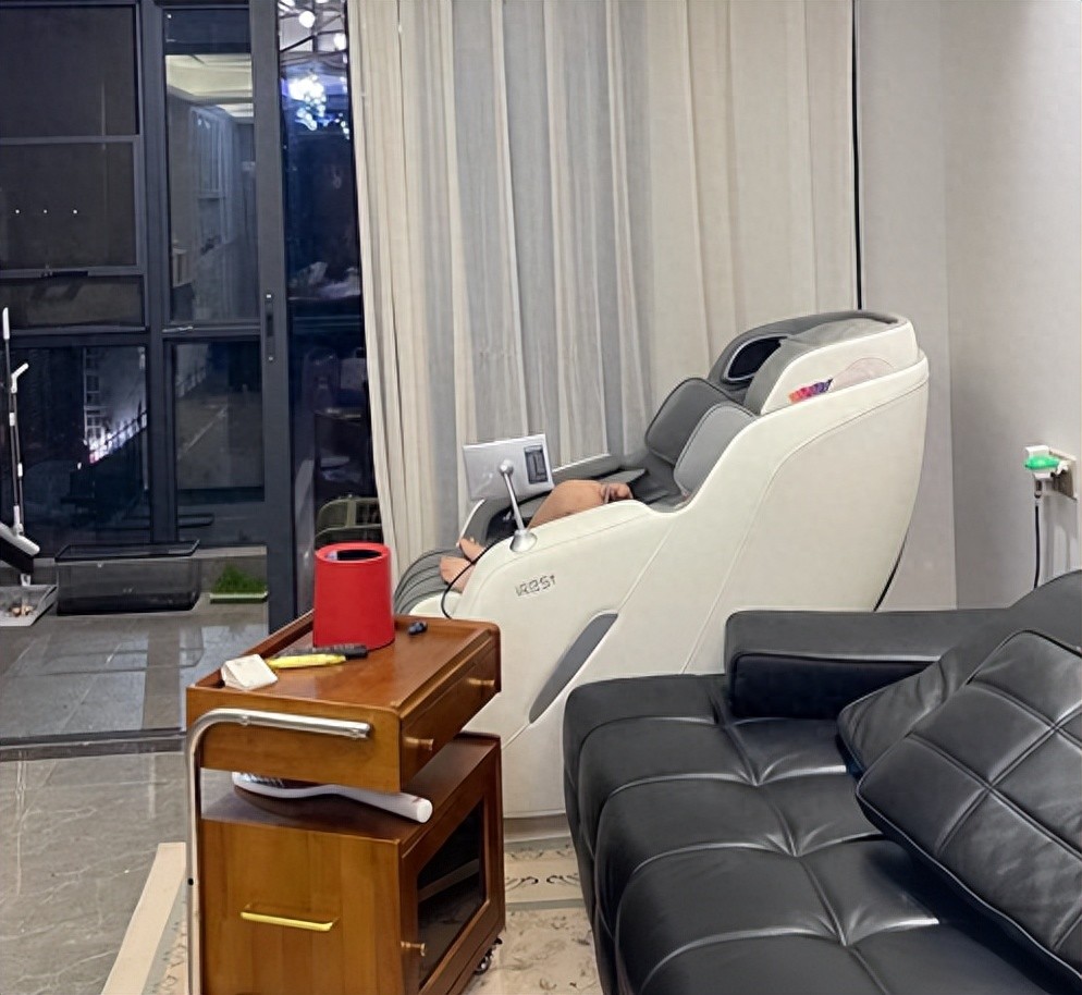 高端按摩椅品牌推荐_中端按摩椅性价比排行_ablounge健身椅