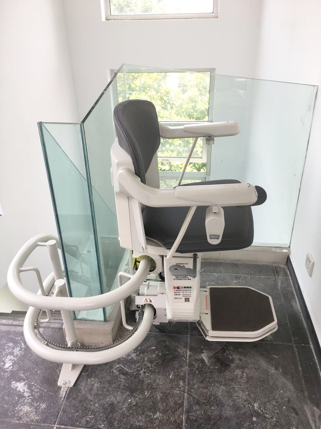 健身椅的正确使用方法_曲线式楼道座椅电梯安全标准_曲线式楼道座椅电梯价格