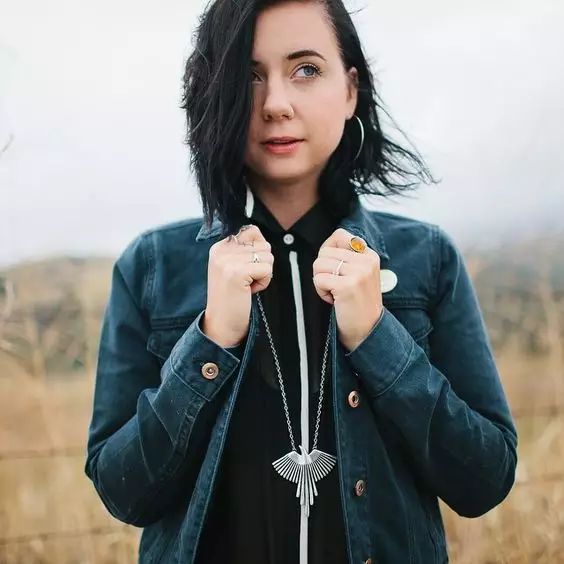 香蕉皮能去皱纹吗_香蕉清洁去油面膜_香蕉美容面膜