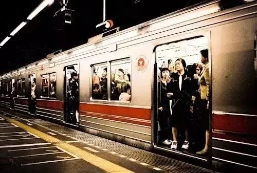 日本瘦腰锻炼法有用吗_日本女性饮食清淡习惯_日本女性不显老不显胖秘诀