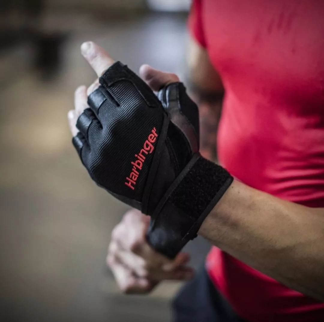 健身手套优缺点分析_健身手套使用理由_健身手套 护腕