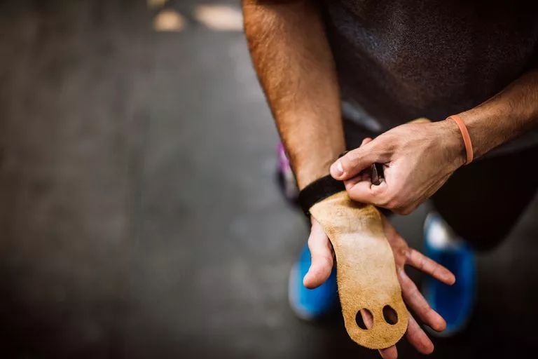 健身手套使用理由_健身手套优缺点分析_健身手套 护腕