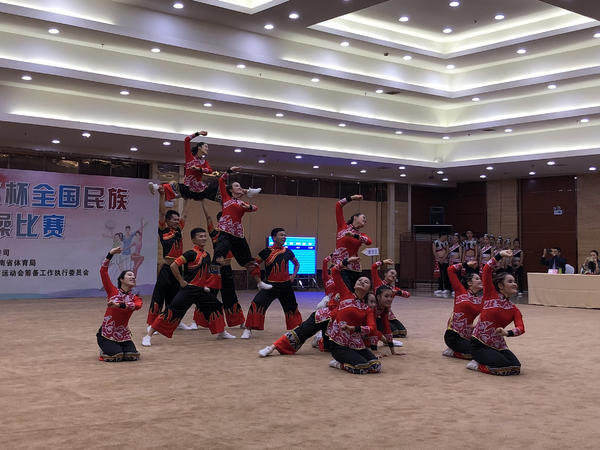 民族健身操规定套路_全国民族健身操比赛_广场舞民族健身操