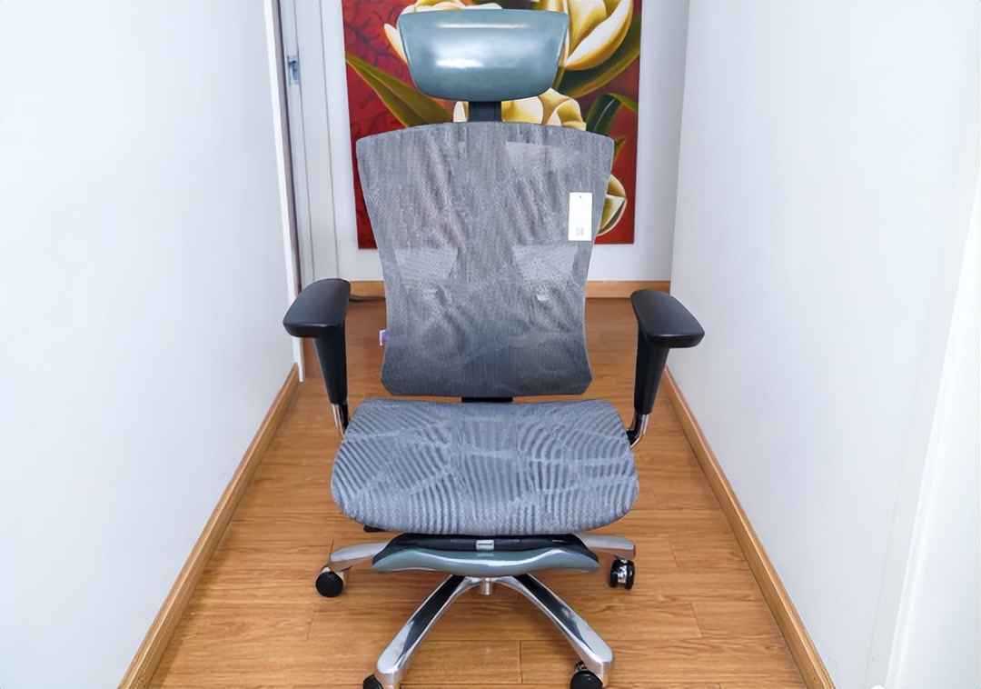 久坐办公室腰酸背痛怎么办_健身椅使用方法视频_夏草木Fit2保友金豪B雄鹰西昊V1对比评测