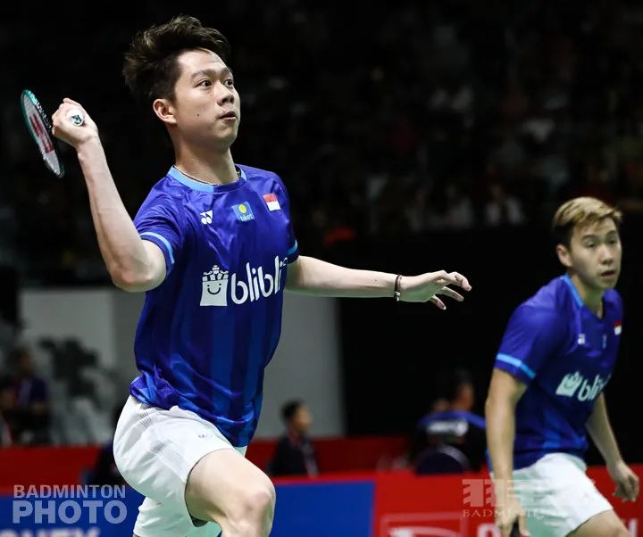 羽毛球手腕准备活动_健身手套 护腕_羽毛球护腕选择