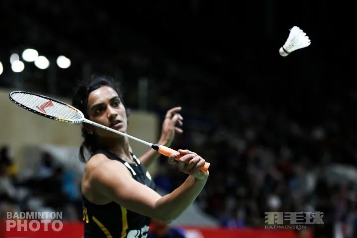 健身手套 护腕_羽毛球手腕准备活动_羽毛球护腕选择